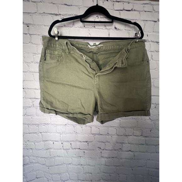 Old navy boyfriend olive green utility pocket rolled hem shorts size 18 - Picture 1 of 4